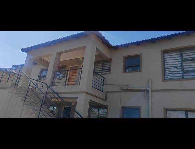 20 BEDROOM HOUSE FOR SALE IN SPRUITVIEW